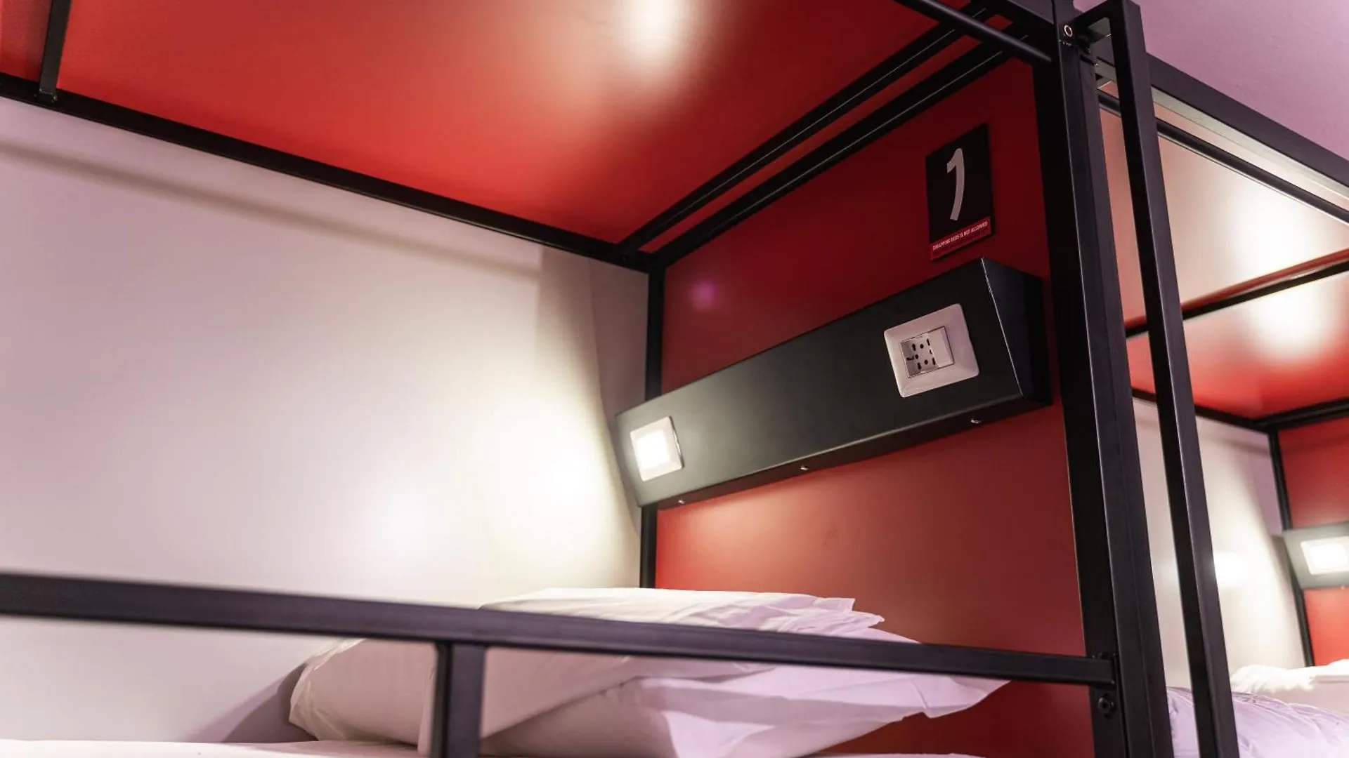 Hostel Yellowsquare Milan